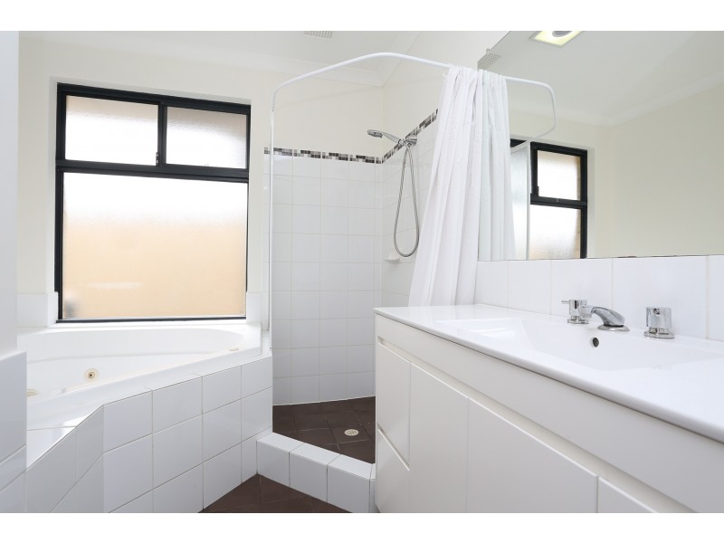 69 Briggs Street, South Lake WA 6164