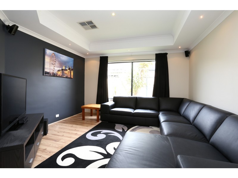 69 Briggs Street, South Lake WA 6164