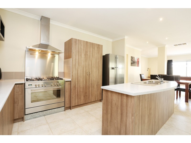 69 Briggs Street, South Lake WA 6164