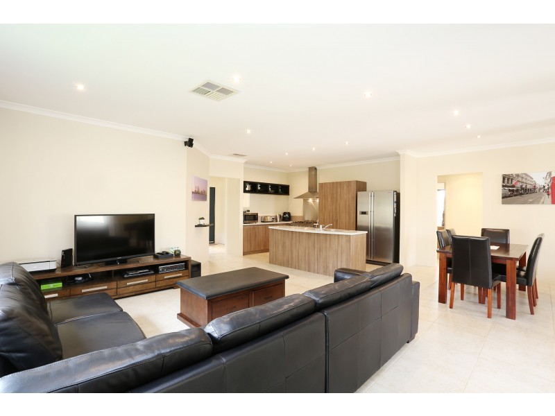 69 Briggs Street, South Lake WA 6164