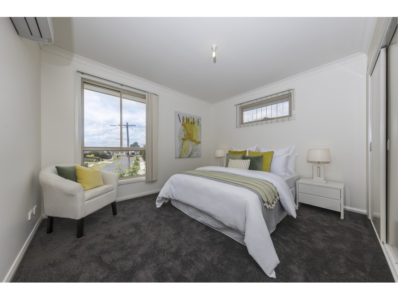 1/7 Leigh Court, Dallas VIC 3047