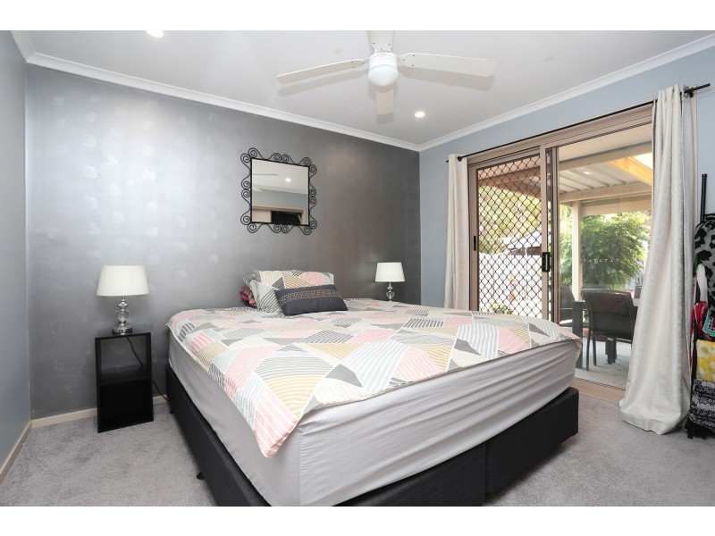 4 Robusta Place, Forest Lake QLD 4078