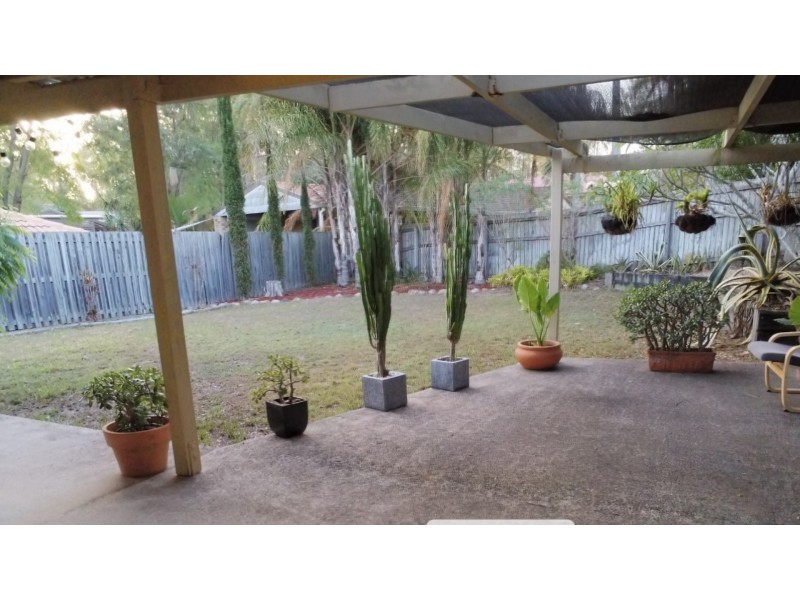 4 Robusta Place, Forest Lake QLD 4078