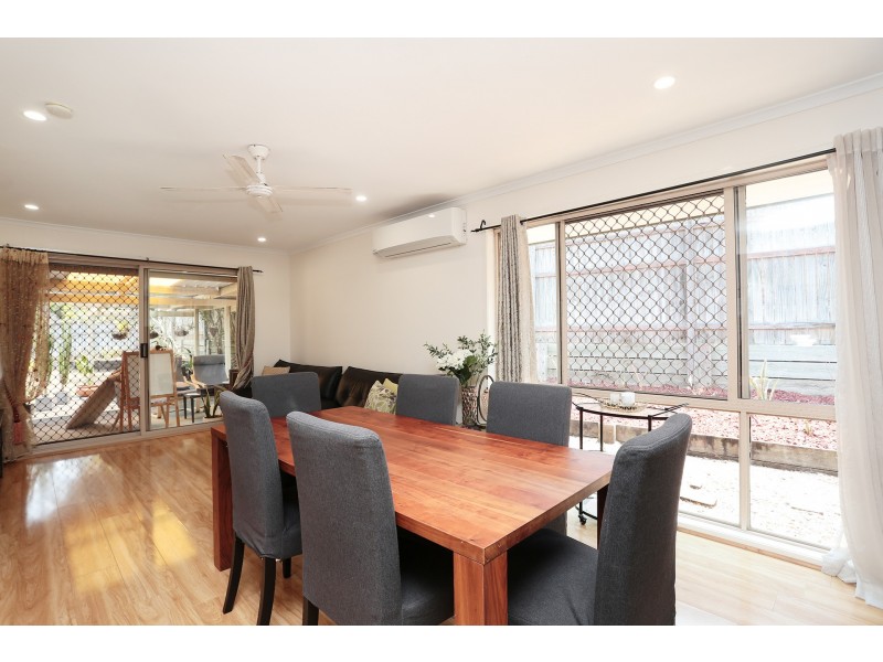 4 Robusta Place, Forest Lake QLD 4078