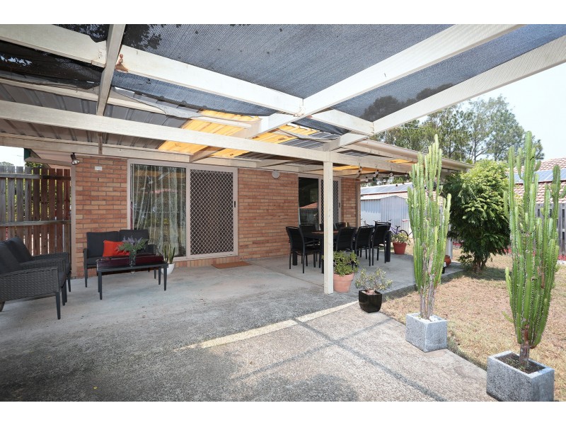 4 Robusta Place, Forest Lake QLD 4078