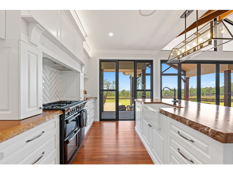 183 Cooby Dam Road, Meringandan QLD 4352