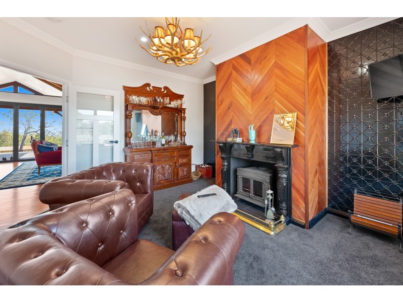 183 Cooby Dam Road, Meringandan QLD 4352