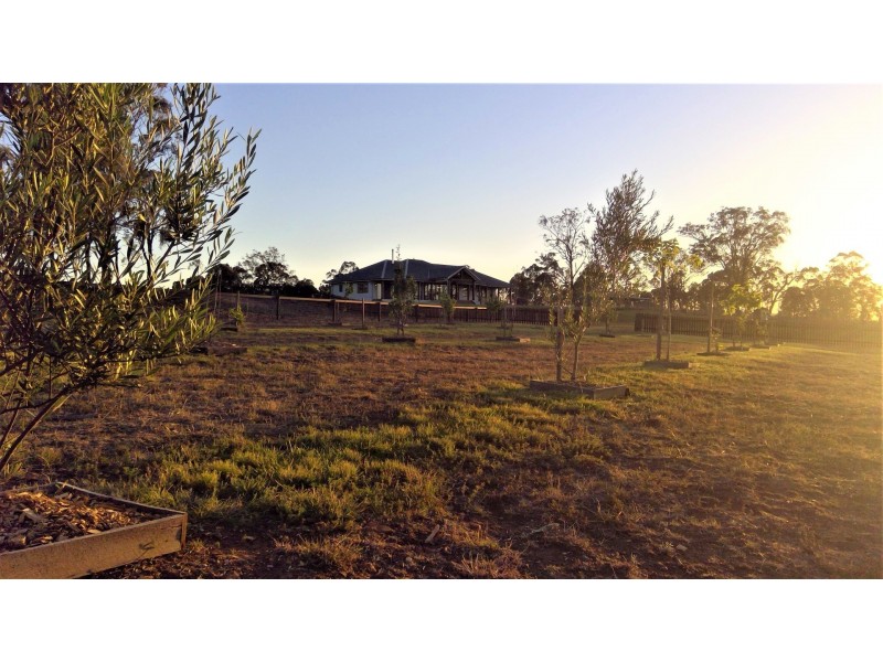 183 Cooby Dam Road, Meringandan QLD 4352