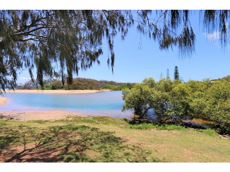 93 Barolin Esplanade, Coral Cove QLD 4670