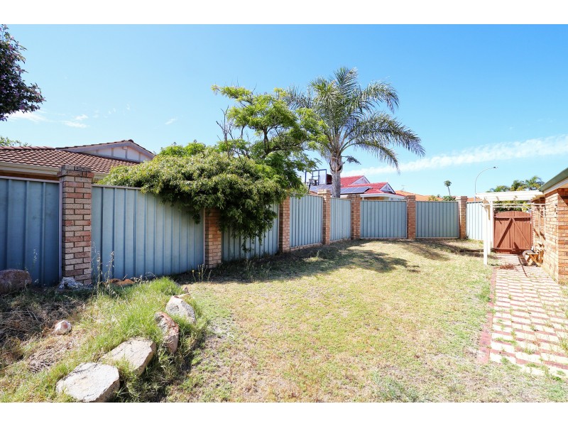 7 Redwood Court, Alexander Heights WA 6064