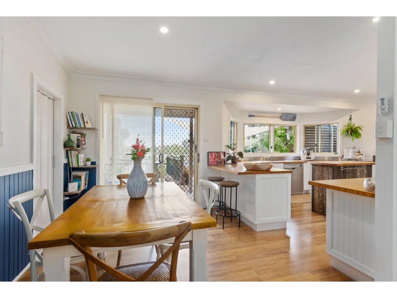 102 Bayview Road, Tea Gardens NSW 2324