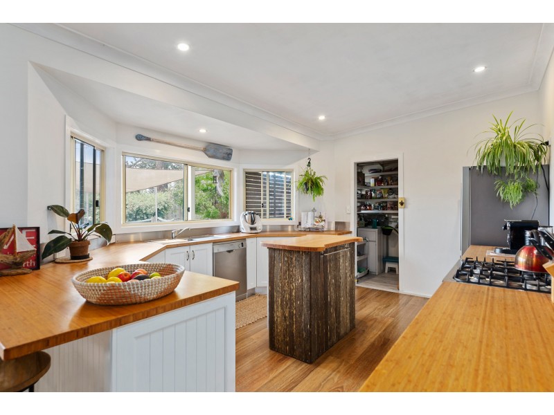 102 Bayview Road, Tea Gardens NSW 2324