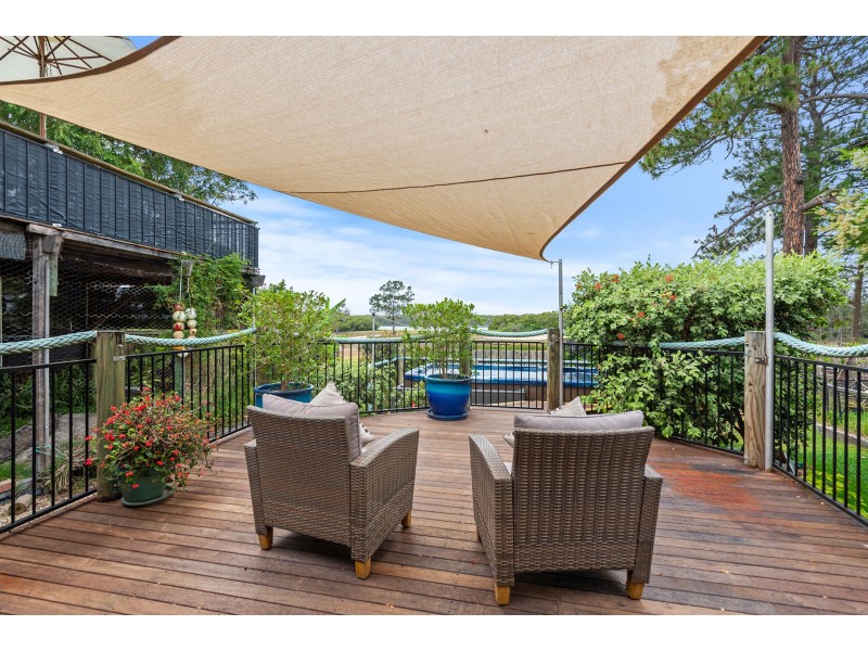 102 Bayview Road, Tea Gardens NSW 2324