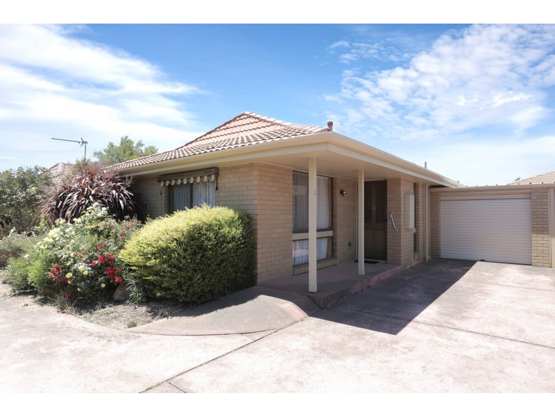 2/106 Cuthberts Road, Alfredton VIC 3350