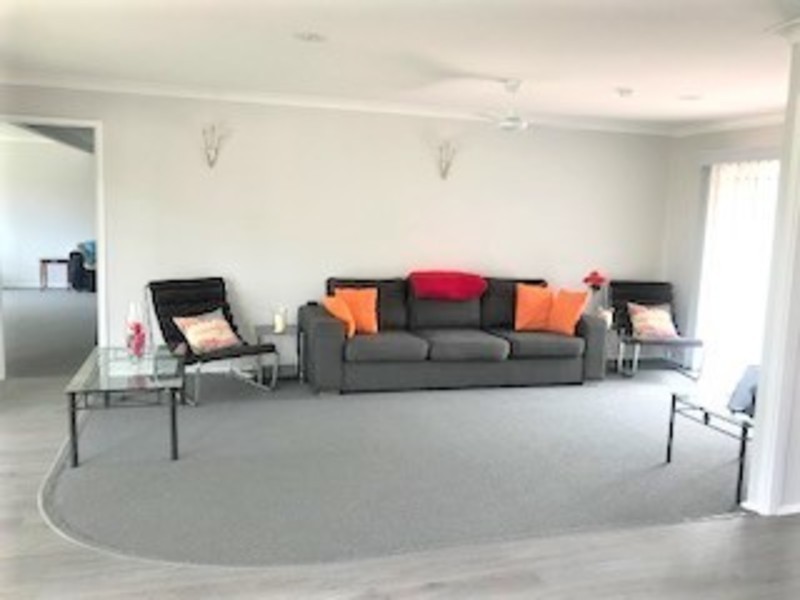 10 Lyrebird Drive, Nowra NSW 2541