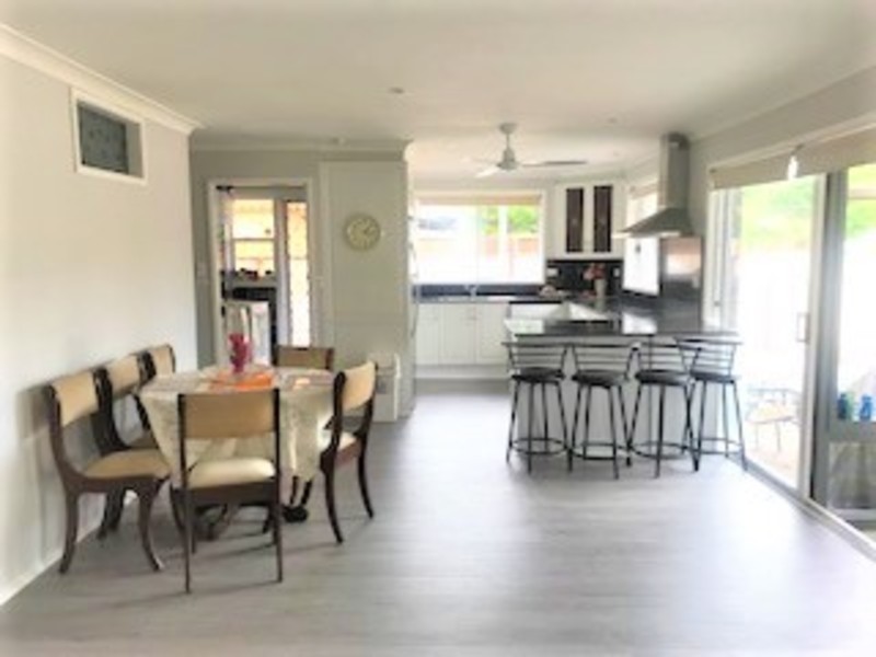 10 Lyrebird Drive, Nowra NSW 2541