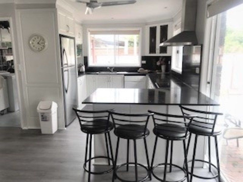 10 Lyrebird Drive, Nowra NSW 2541