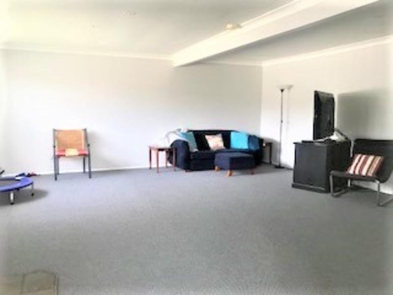 10 Lyrebird Drive, Nowra NSW 2541