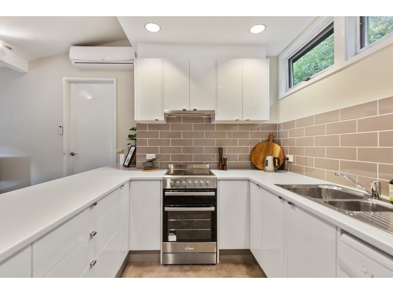 5 Marlee Place, Narrabundah ACT 2604