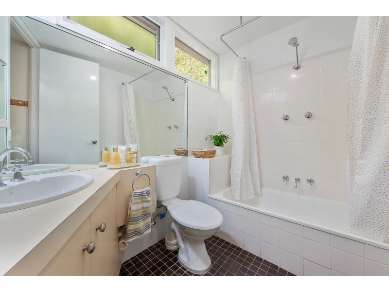 5 Marlee Place, Narrabundah ACT 2604