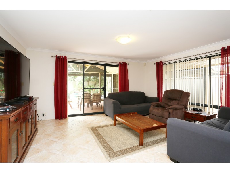 22 Columbus Street, Dudley Park WA 6210