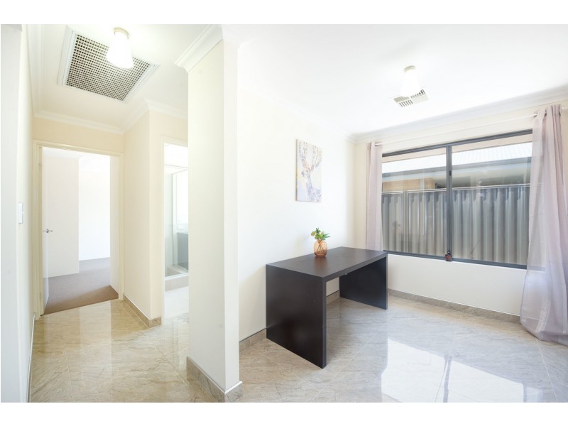 35 Aquinnah Way, Wellard WA 6170