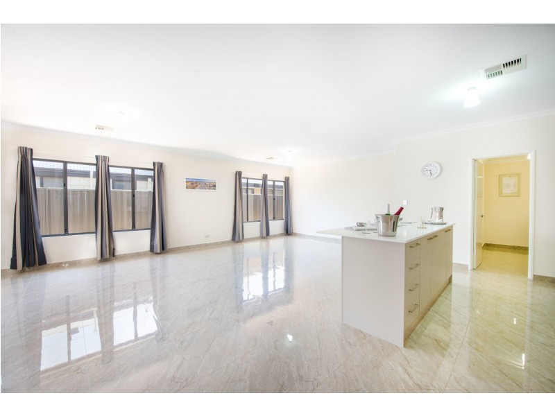 35 Aquinnah Way, Wellard WA 6170