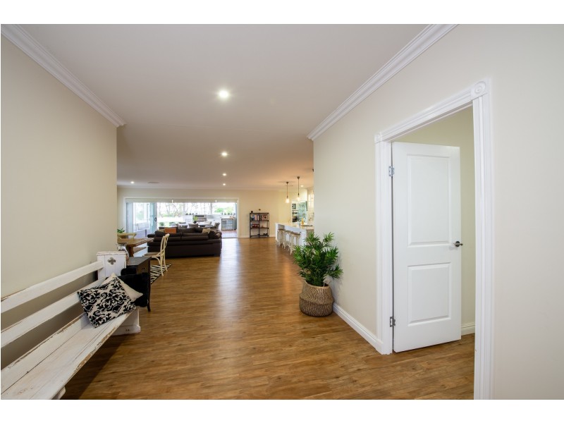 32 Henry Lawson Drive, Dalby QLD 4405