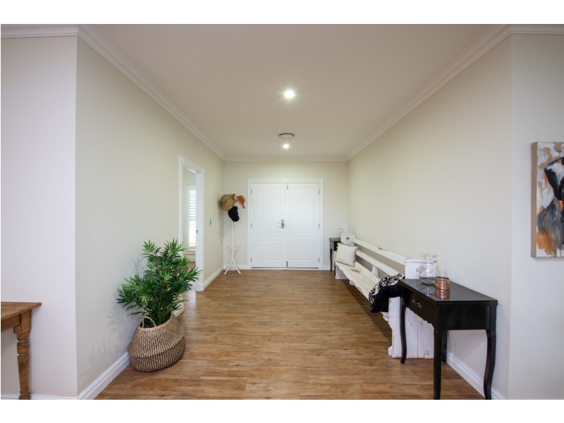 32 Henry Lawson Drive, Dalby QLD 4405