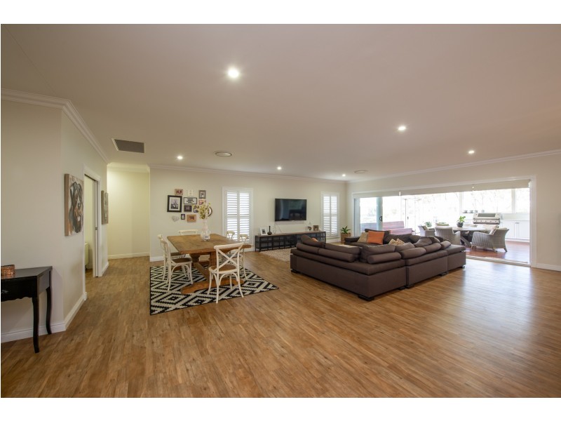 32 Henry Lawson Drive, Dalby QLD 4405