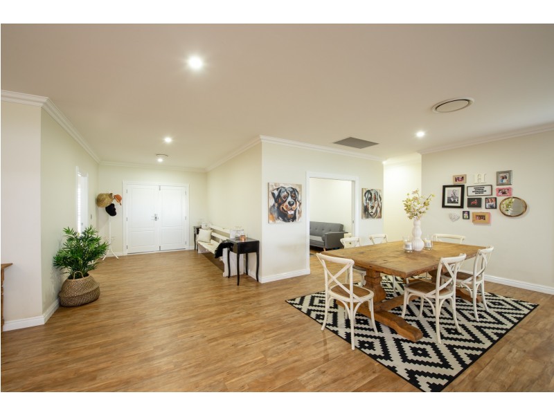 32 Henry Lawson Drive, Dalby QLD 4405