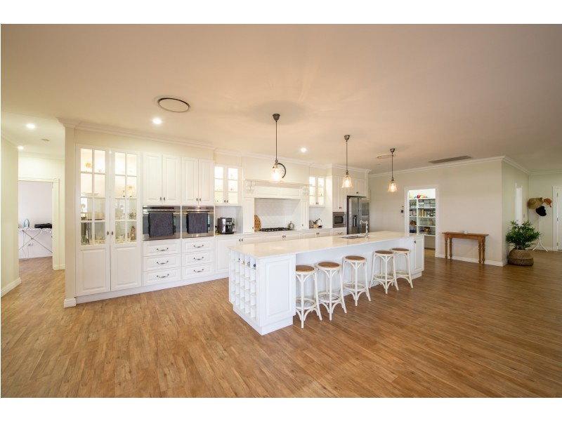 32 Henry Lawson Drive, Dalby QLD 4405