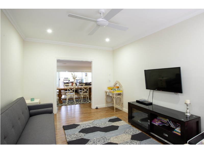 32 Henry Lawson Drive, Dalby QLD 4405