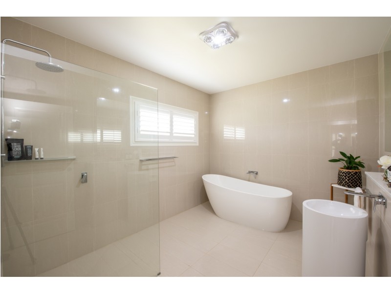 32 Henry Lawson Drive, Dalby QLD 4405