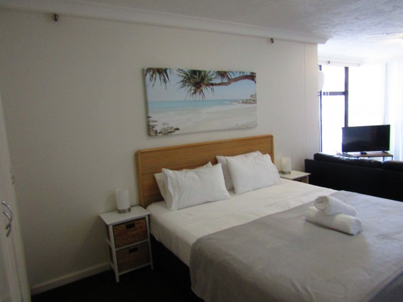 2402/18 Hanlan Street, Surfers Paradise QLD 4217