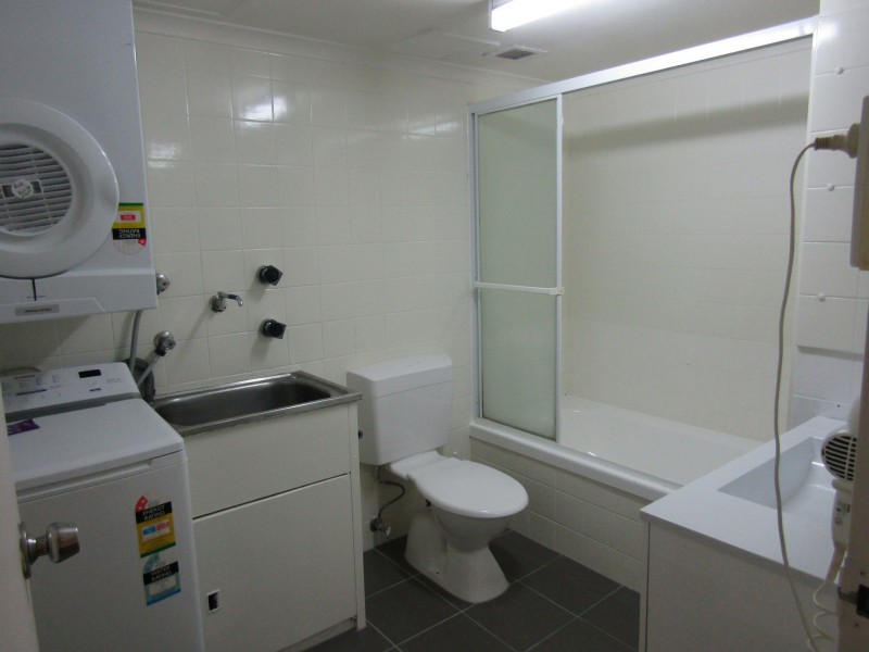 2402/18 Hanlan Street, Surfers Paradise QLD 4217