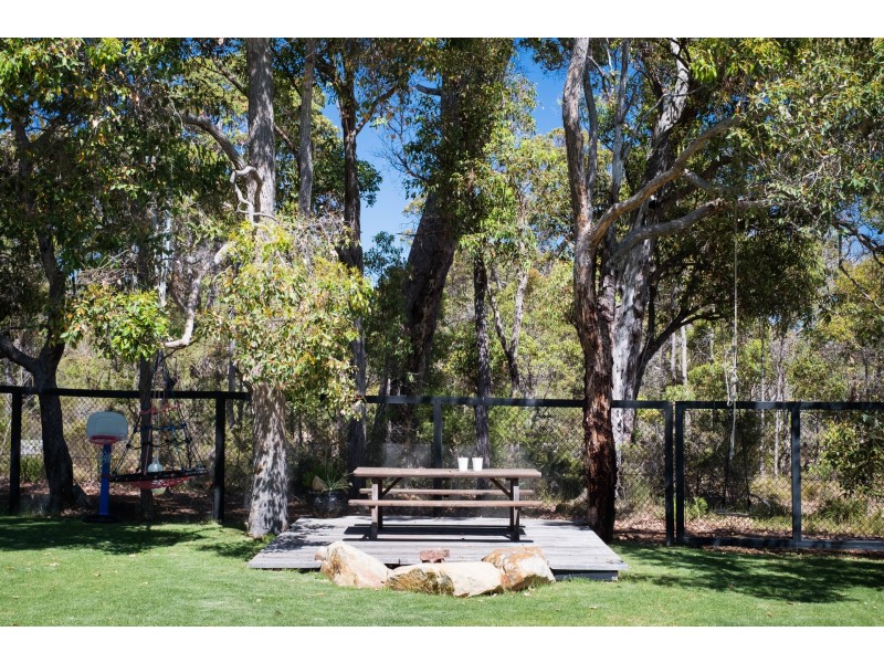 16 Sanctuary Circle, Cowaramup WA 6284