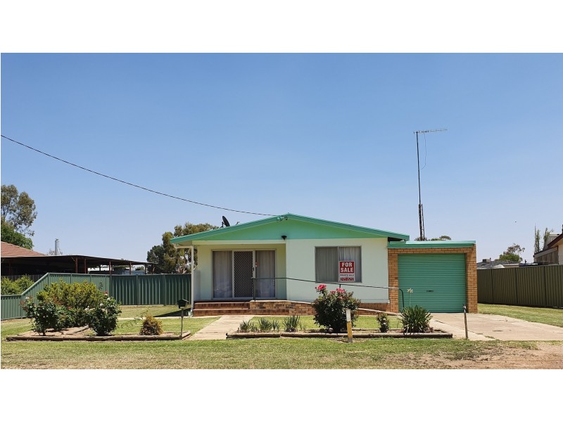 6 Brooks Crescent, Darlington Point NSW 2706