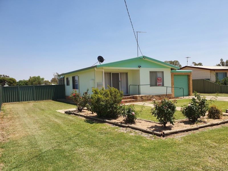6 Brooks Crescent, Darlington Point NSW 2706