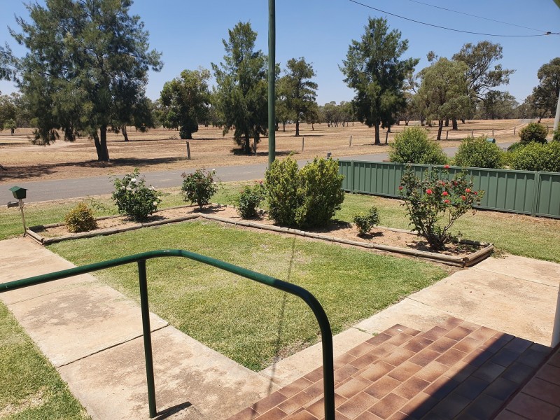 6 Brooks Crescent, Darlington Point NSW 2706