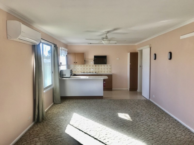 6 Brooks Crescent, Darlington Point NSW 2706