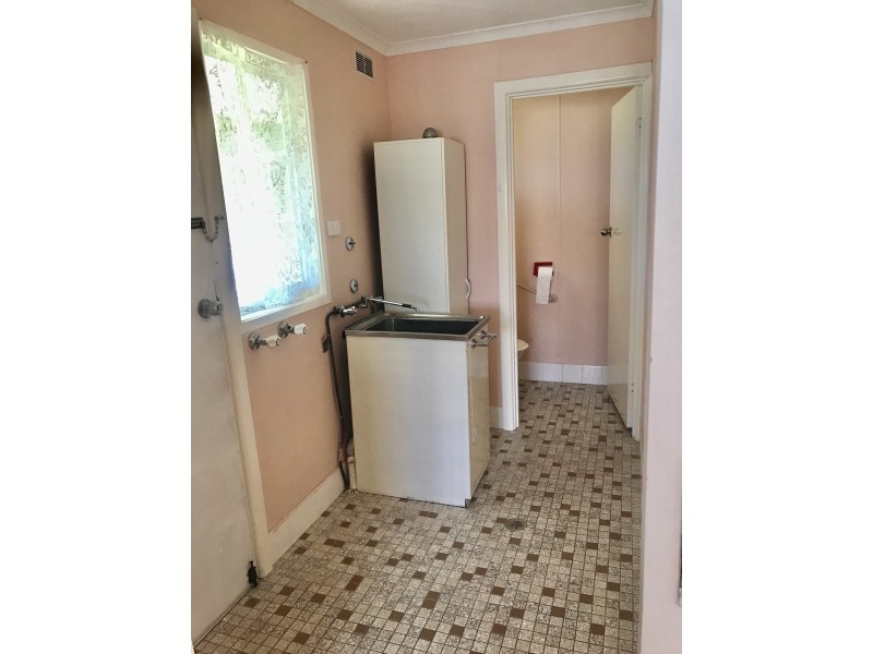 6 Brooks Crescent, Darlington Point NSW 2706
