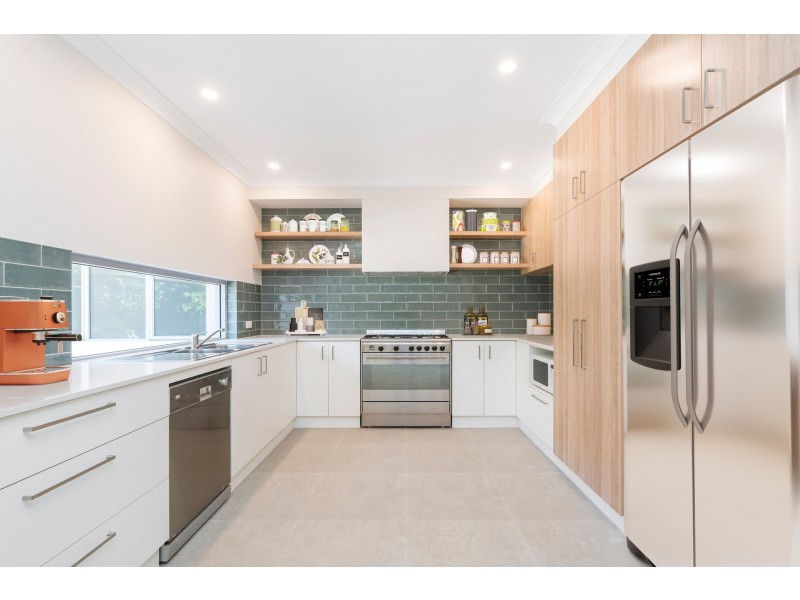 2 Clarke Way, Bateman WA 6150