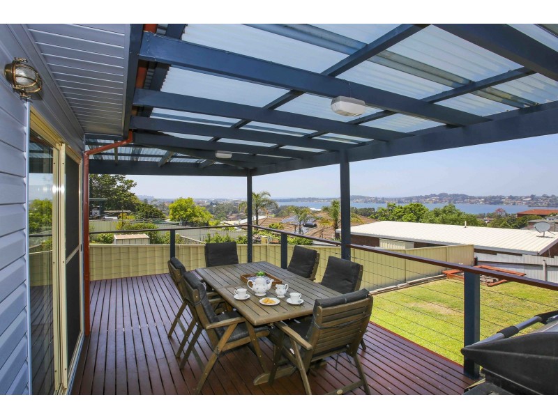 19 Trevor Avenue, Lake Heights NSW 2502