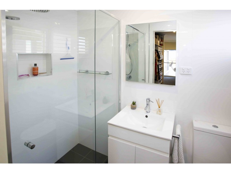 19 Trevor Avenue, Lake Heights NSW 2502