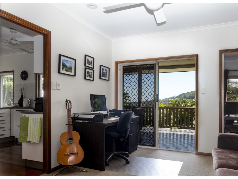 12 Albizia Close, Redlynch QLD 4870