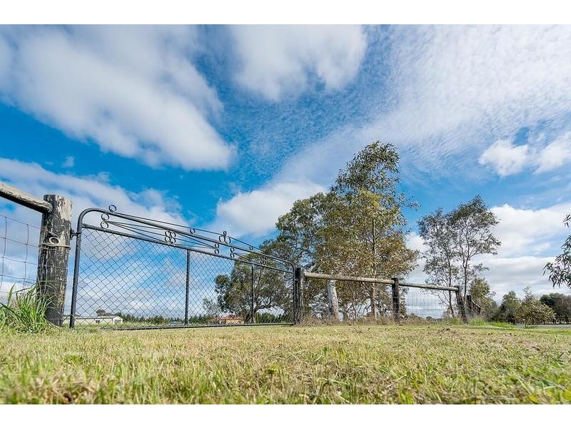 35 Callaway Drive, Mickleham VIC 3064