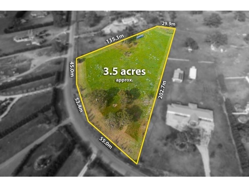 35 Callaway Drive, Mickleham VIC 3064