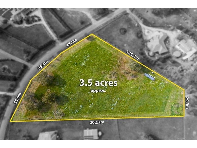 35 Callaway Drive, Mickleham VIC 3064