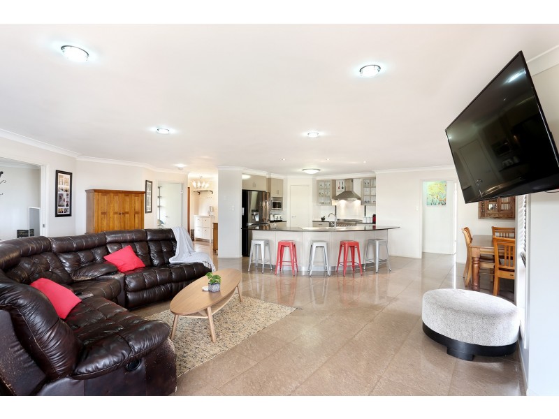 27 Wigan Avenue, Highfields QLD 4352